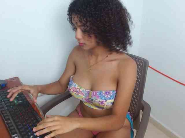 Aura-teen-hot webcam
