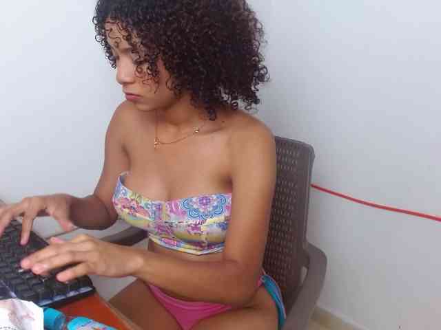 Aura-teen-hot webcam