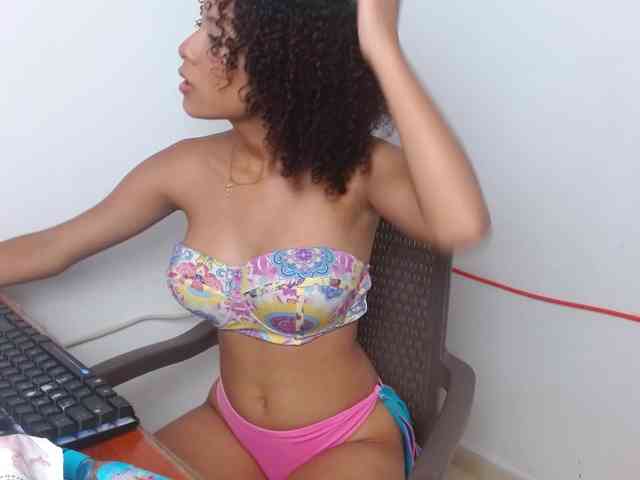 Aura-teen-hot webcam