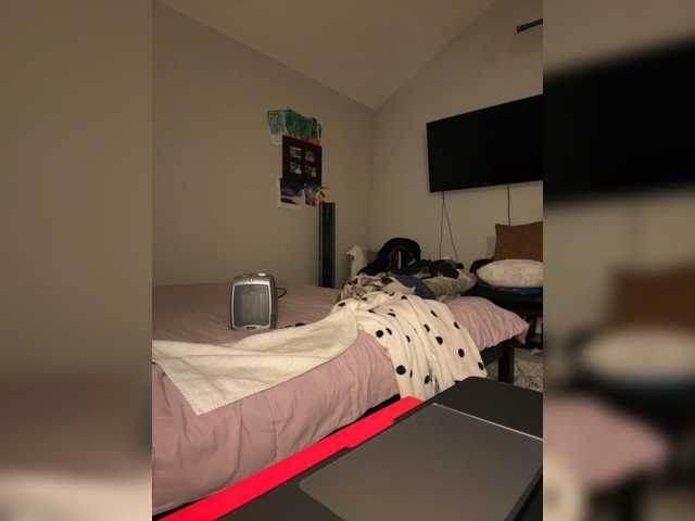 Peachyz from BongaCams