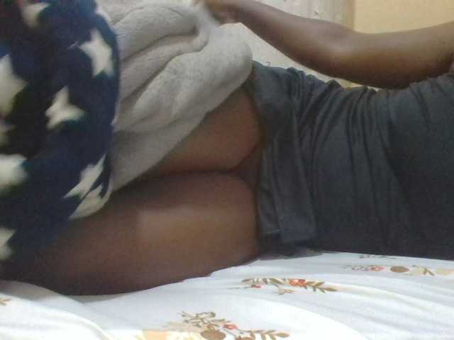 ShallyVee's BongaCams show and profile