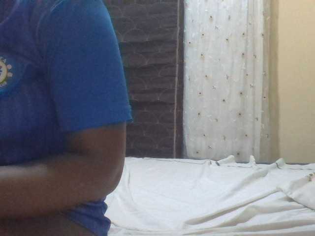 ShallyVee's BongaCams show and profile