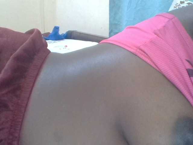 ShallyVee's BongaCams show and profile