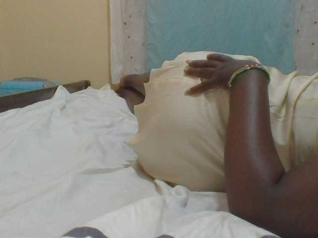 ShallyVee's BongaCams show and profile