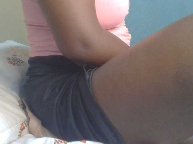 ShallyVee's BongaCams show and profile