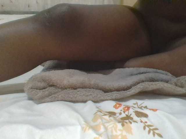 ShallyVee's BongaCams show and profile