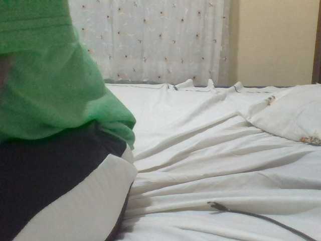 ShallyVee's BongaCams show and profile