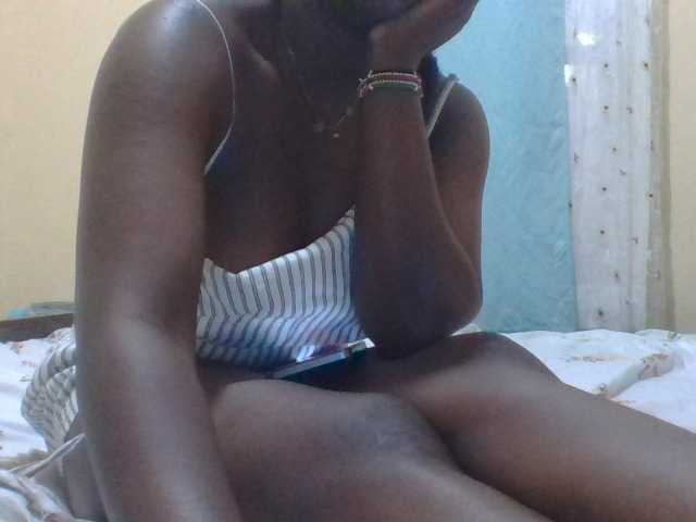 ShallyVee's BongaCams show and profile