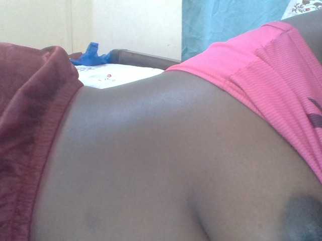 ShallyVee's BongaCams show and profile