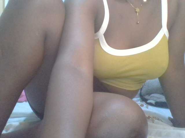 ShallyVee's BongaCams show and profile