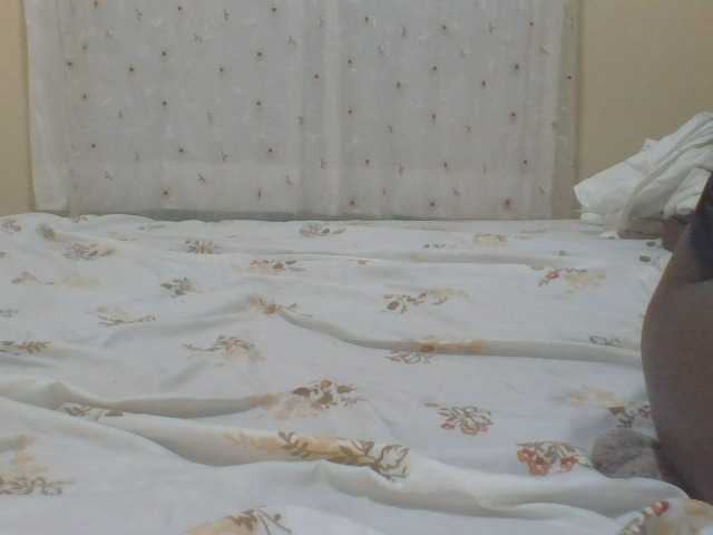 ShallyVee's BongaCams show and profile