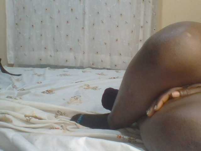 ShallyVee's BongaCams show and profile