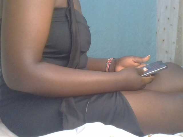 ShallyVee's BongaCams show and profile