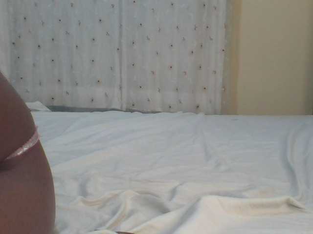 ShallyVee's BongaCams show and profile