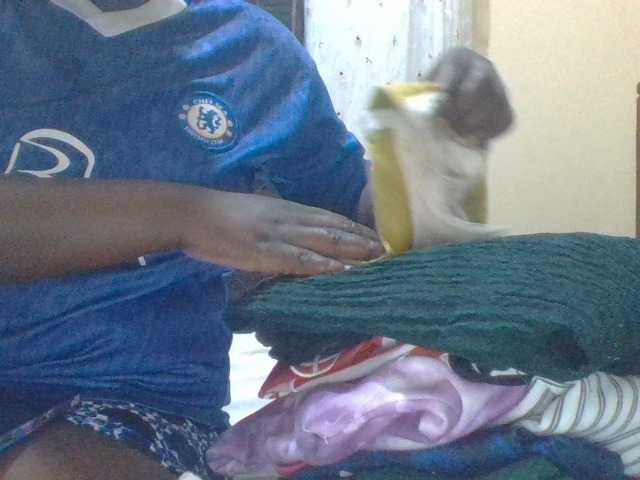 ShallyVee's BongaCams show and profile