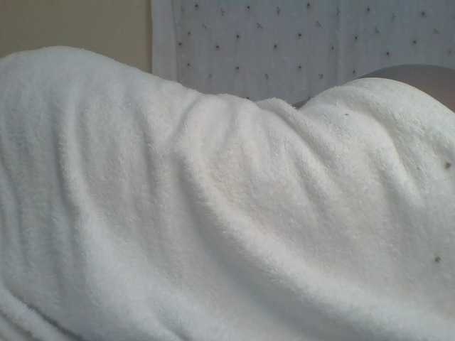 ShallyVee's BongaCams show and profile