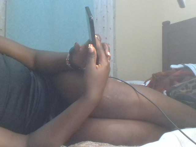 ShallyVee's BongaCams show and profile