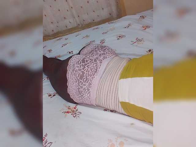 ShallyVee's BongaCams show and profile