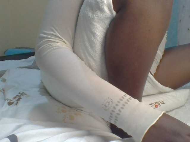 ShallyVee's BongaCams show and profile