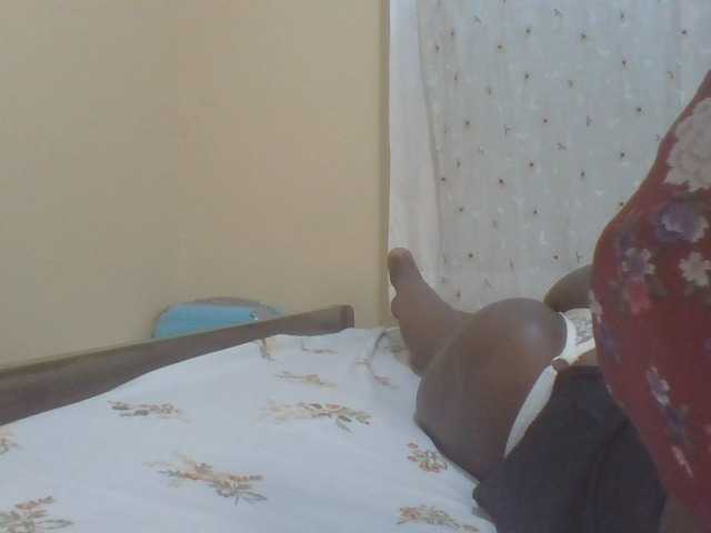 ShallyVee's BongaCams show and profile