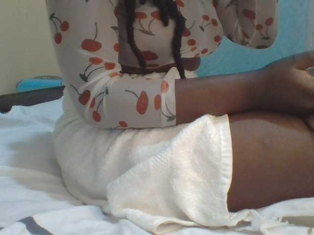 ShallyVee's BongaCams show and profile