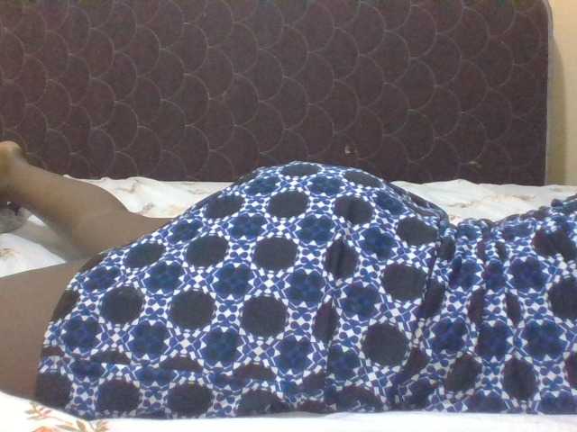 ShallyVee's BongaCams show and profile