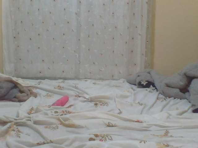 ShallyVee's BongaCams show and profile