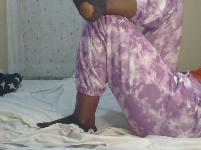 ShallyVee's BongaCams show and profile