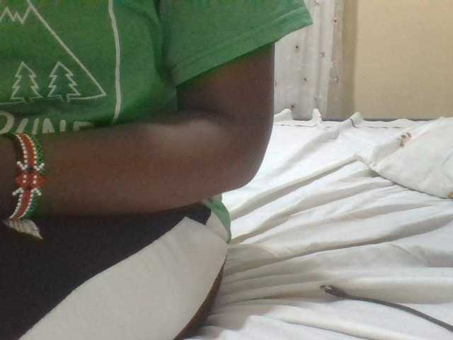 ShallyVee's BongaCams show and profile