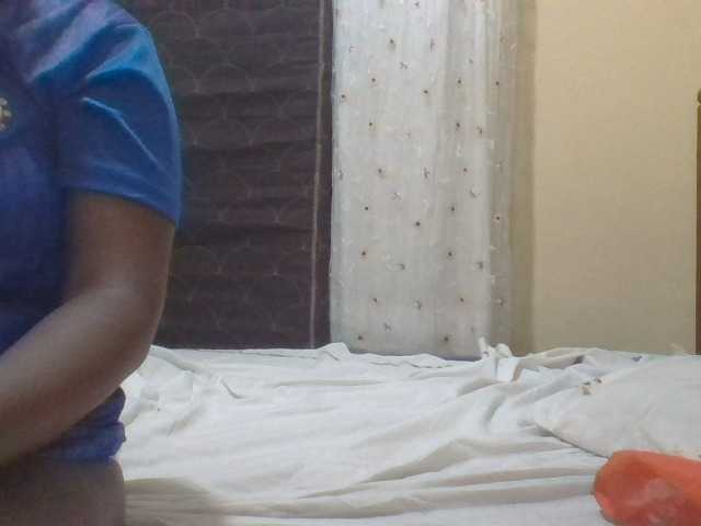 ShallyVee's BongaCams show and profile