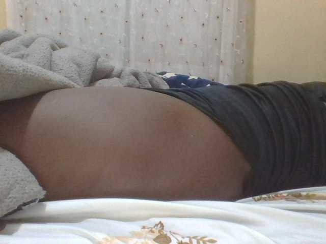 ShallyVee's BongaCams show and profile