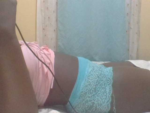 ShallyVee's BongaCams show and profile