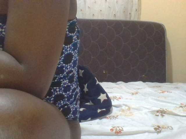 ShallyVee's BongaCams show and profile