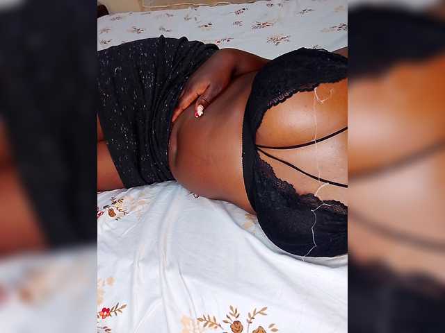 ShallyVee's BongaCams show and profile