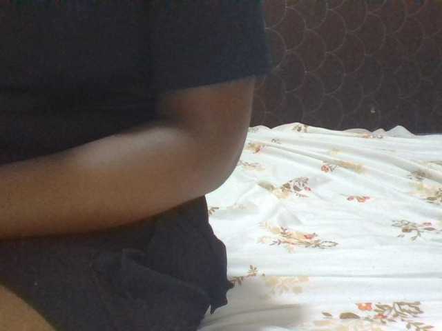 ShallyVee's BongaCams show and profile