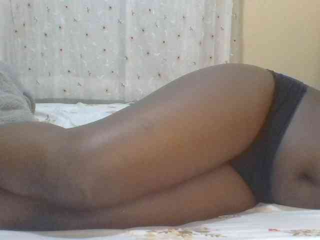 ShallyVee Live Webcam on BongaCams