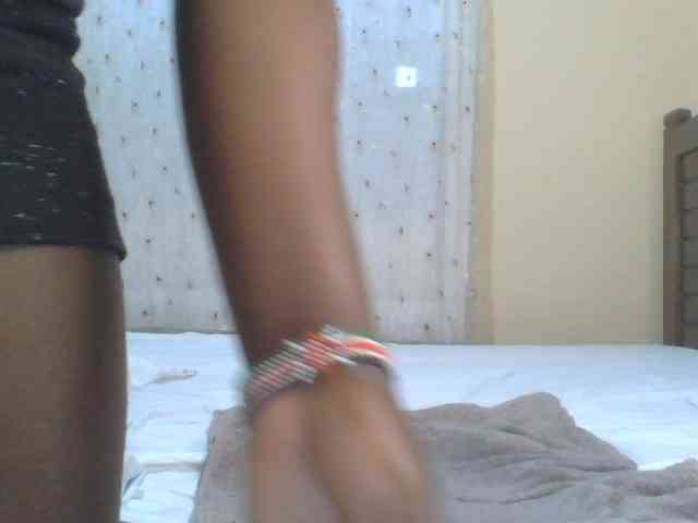 ShallyVee Live Webcam on BongaCams