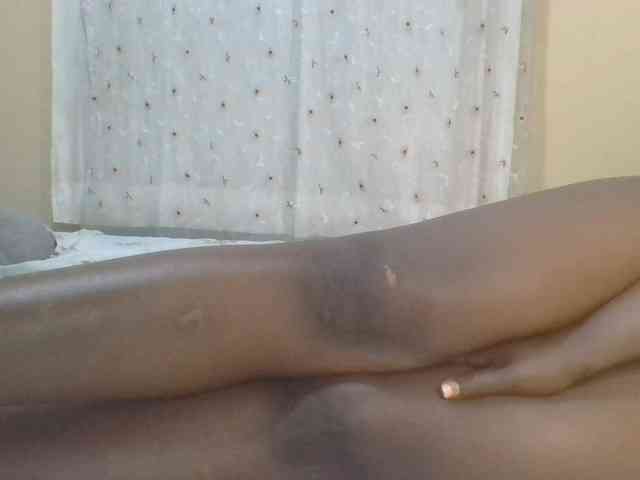 ShallyVee Live Webcam on BongaCams