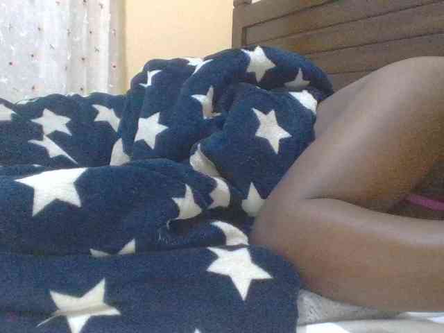 ShallyVee Live Webcam on BongaCams