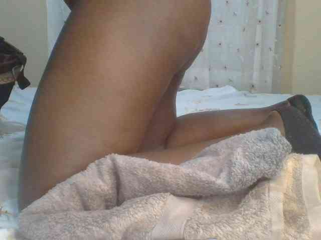 ShallyVee Live Webcam on BongaCams