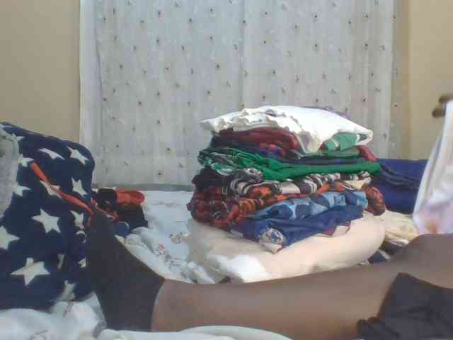 ShallyVee Live Webcam on BongaCams