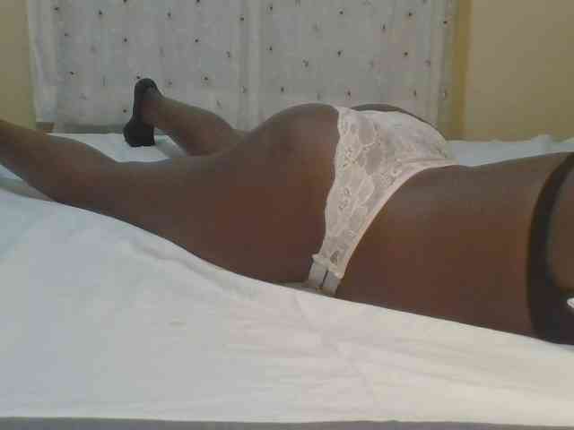 ShallyVee Live Webcam on BongaCams