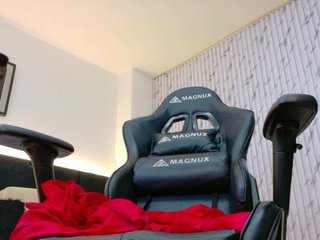 lararoberts1 Porn Show