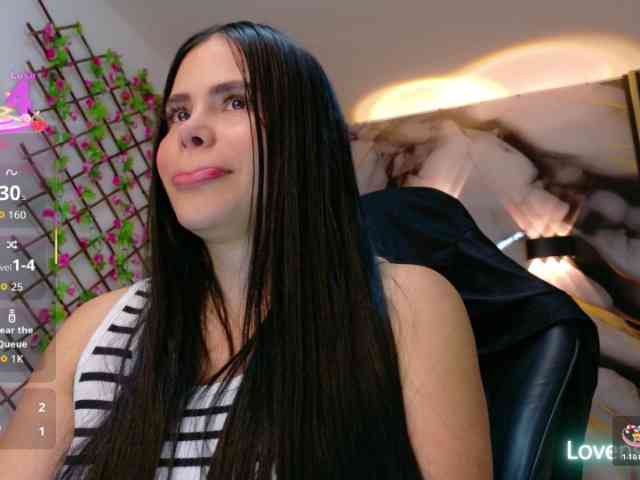 lararoberts1 webcam