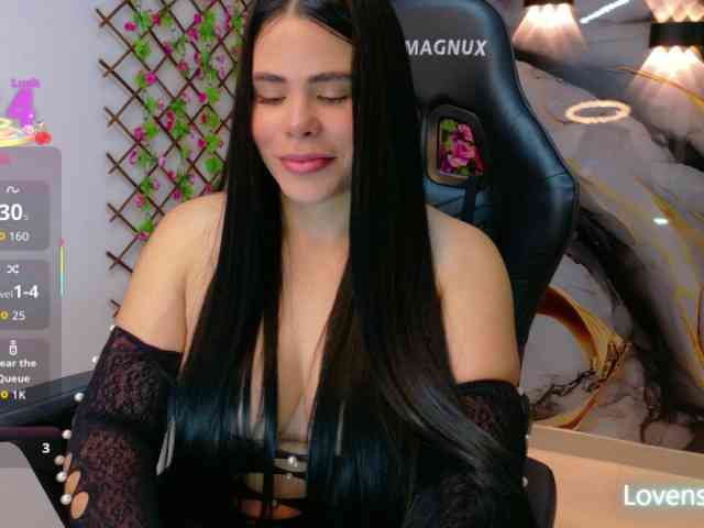 lararoberts1 webcam