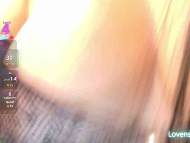 lararoberts1 webcam