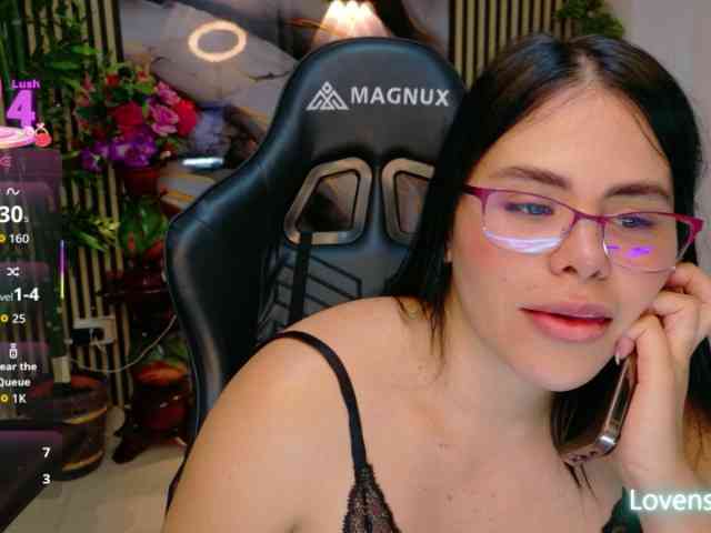 lararoberts1 webcam
