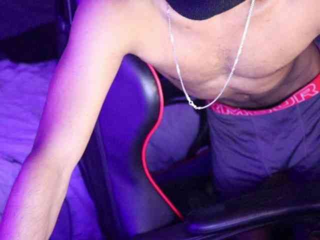 Shockwaveshots Live Webcam on BongaCams