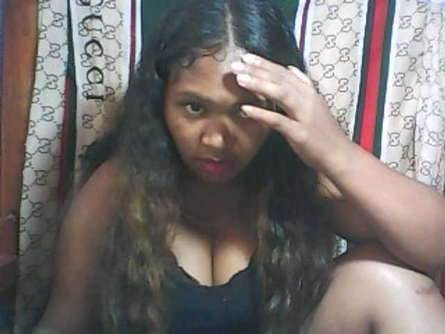 Leticiah webcam bongacams model stream image