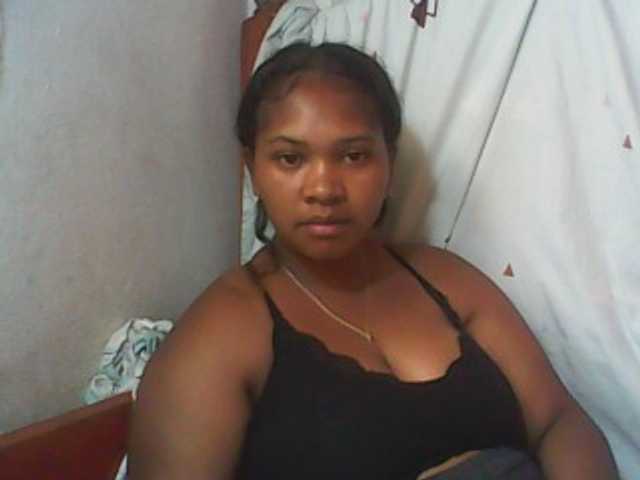 Leticiah webcam bongacams model stream image